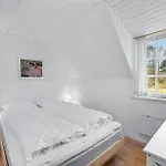 Dom wakacyjny Three-bedroom In