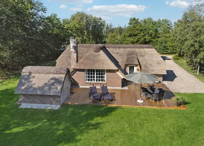 Three-bedroom In Semesterbostad *